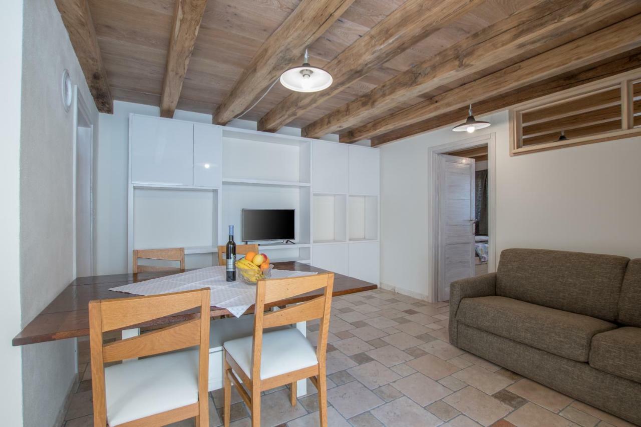 Lana House With Apartments Petrovija Extérieur photo