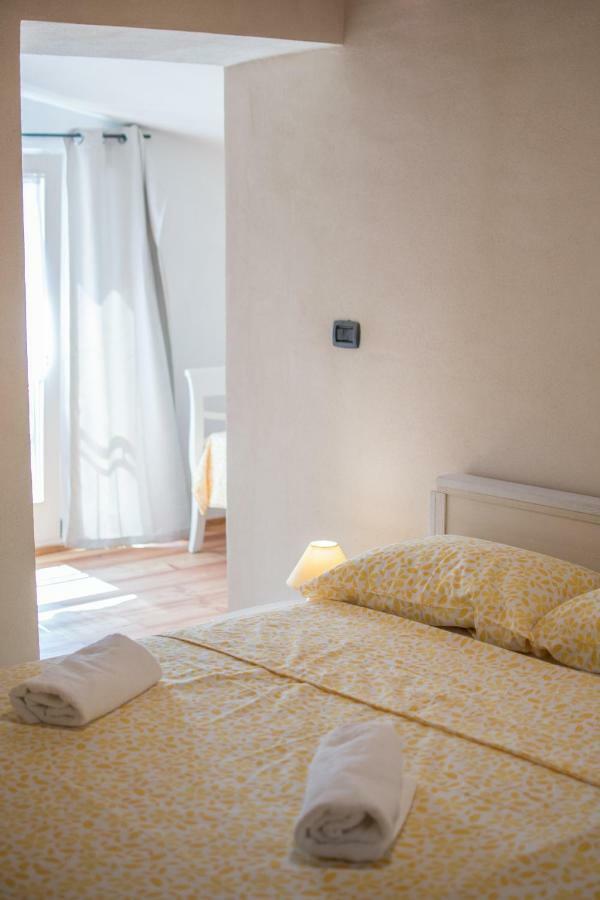 Lana House With Apartments Petrovija Extérieur photo
