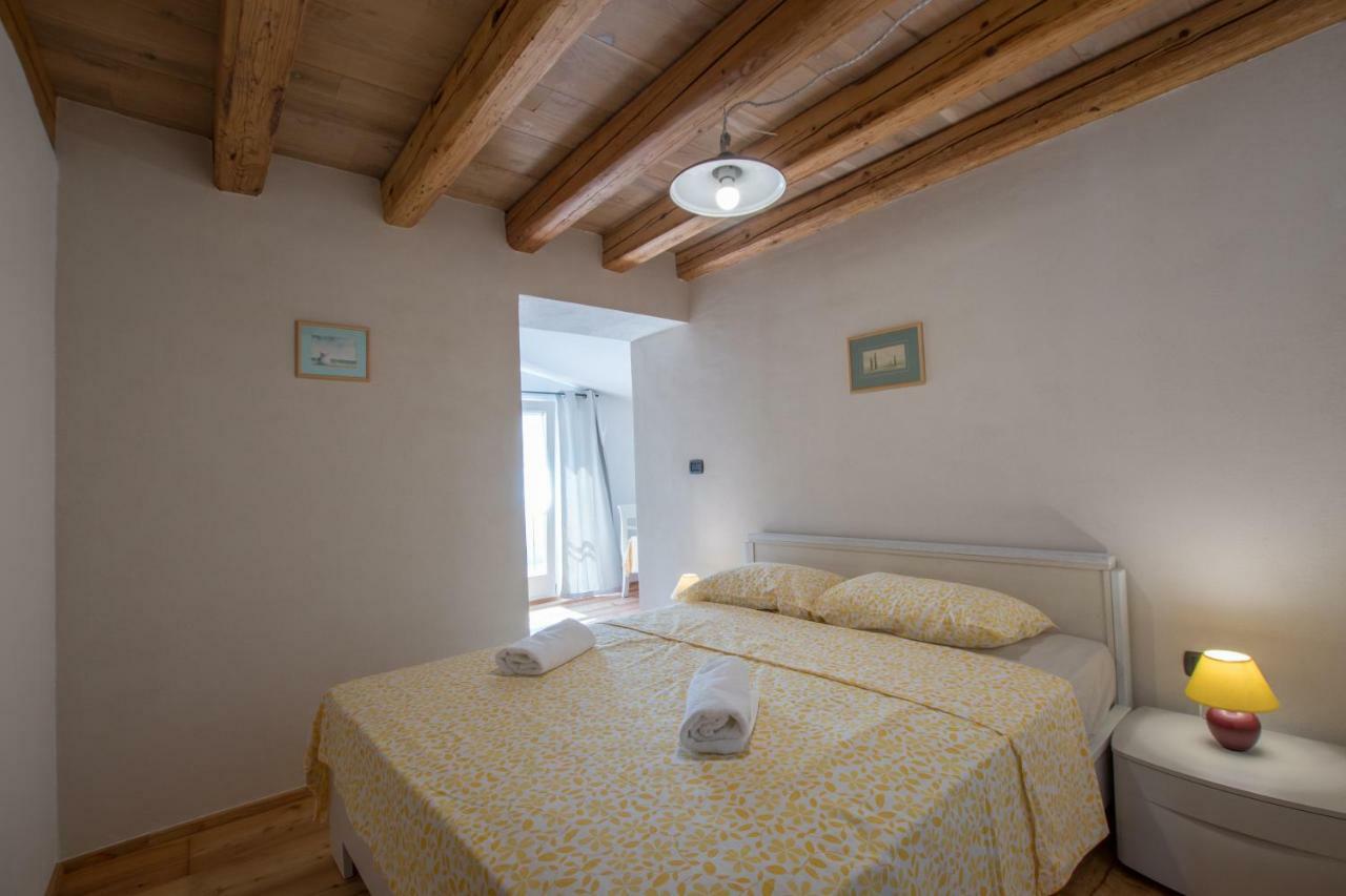 Lana House With Apartments Petrovija Extérieur photo